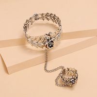 Fashion Trend Carved Rose Leaf Set Simple Retro Punk Style Exaggerated Bracelet Ring Set Wholesale Nihaojewelry main image 3