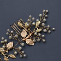 Korean Wedding Jewelry Beautiful Pearls Wedding Photography Bride Hair Plug Comb Wholesale Nihaojewelry main image 4