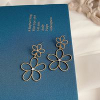 Korean Simple Hollow Flower Earrings Sweet Long  Earrings Wholesale Nihaojewelry main image 3