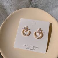Mode Coréenne Étoile Lune Perle Super Fée Nouvelles Petites Boucles D&#39;oreilles Courtes En Gros Nihaojewelry main image 4