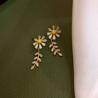 Fashion Korean Daisy New Trendy Simple Small Earrings Wholesale Nihaojewelry main image 6