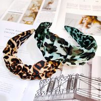 Korea's New Flower Bud Models Pleated Leopard Headband High-end Wide-edge Pressure Card Retro Wholesale Nihaojewelry main image 3