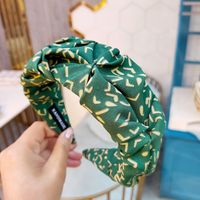 Korean Simple Wide-brimmed Letter Fold Headband High-end Retro Fabric Floral Headband Fashion Wholesale Nihaojewelry sku image 5