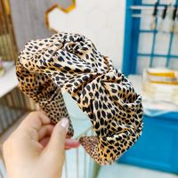 Korean Retro Leopard Pattern Wide-brimmed Fold Headband Simple High-end Fashion Bud Hairpin Wholesale Nihaojewelry sku image 3