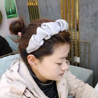 Das Neue Cole-ring-stirnband Im Koreanischen Stil Aus Stoff, Breit Gefaltetes Stirnband, Stilvolle Und Einfache Gepresste Haar Kopfschmuck Für Frauen main image 4