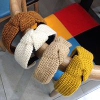 Koreanische Herbst Und Winter Neue Gestrickte Wolle Geknotete Stirnband Breite Kante Einfarbige Einfache Haarschmuck Mode All-match Stirnband Damen main image 3