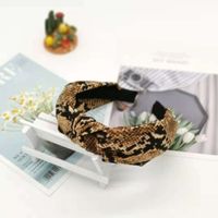 Hot Selling Wide-brimmed Snakeskin Hair Band Headband Retro Cloth Snake Pattern Hairpin Bow Cross Hair Accessories Ladies Wholesale Nihaojewelry sku image 2