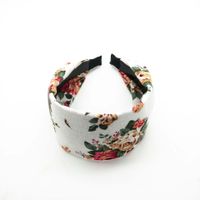 Korean Fashion New Retro Flowers  Simple Style Headband Wholesale Nihaojewelry main image 6