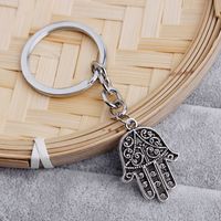 Fashion New Simple  Personality Retro Hollow Fatima Palm Personality Keychain Trendy Hundred Accessories main image 3