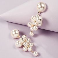 South Korea New Sweet Temperament Long Earrings Korean Fashion Imitation Pearl Grape String Earrings Wholesale Nihaojewelry main image 4