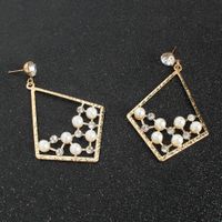 Europäische Und Amerikanische Mode Imitat Perlen Ohrringe Weibliche Persönlichkeit Einfache Diamant Geometrische Ohrringe Ohrringe Weibliche F5810 main image 3
