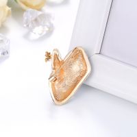 New Product Personality Cartoon Brooch Fashion Wild Crown Frog Brooch High-end Ladies Brooch Wholesale Nihaojewelry main image 5