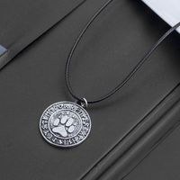 Cat Paw Print Necklace Viking Animal Dog Paw Print Retro Circle Pendant Necklace Clavicle Chain Wholesale Nihaojewelry main image 4