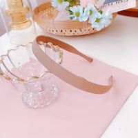 Korean Girl Color Folding Thin-edged Headband Simple Plastic Toothed Non-slip Headband Candy-colored Resin Wholesale Nihaojewelry sku image 14