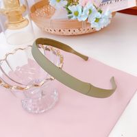 Korean Girl Color Folding Thin-edged Headband Simple Plastic Toothed Non-slip Headband Candy-colored Resin Wholesale Nihaojewelry sku image 15