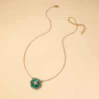 New Alloy Diamond Bee Necklace Hexagon Geometric Necklace Emerald Gemstone Clavicle Chain Wholesale Nihaojewelry main image 3