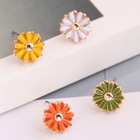 Boutique Korean Fashion Sweet Ol Small Daisy Combination Earrings Wholesale Nihaojewelry sku image 1