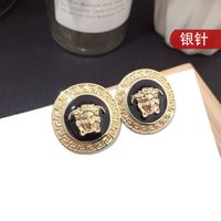Korean Baroque Style Catwalk Gold-plated Head Earrings Silver Needle Earrings Wholesale Nihaojewelry sku image 1