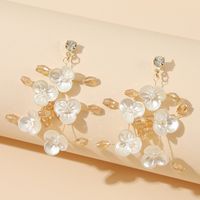 Silver Needle Korean Trend Woven Crystal Flower Earrings Handmade Imitation Shell Earrings Wholesale Nihaojewelry main image 3
