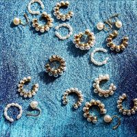 Bijoux En Gros Rétro Forme C Alliage Pierres Précieuses Artificielles Perles Incrustées Des Boucles D'oreilles main image 1