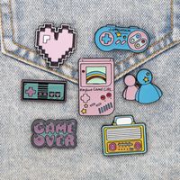 Nouvelle Broche Dessin Animé Roi Poignée Console De Jeu Combinaison Broche Vêtements En Gros Nihaojewelry main image 6