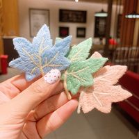 Leaf Hairpin Top Clip Maple Leaf Hairpin Headdress Bangs Clip Hair Ornament Wholesale Nihaojewelry main image 3