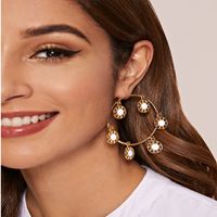 Simple Trend Dripping White Hollow Round Pendant Earrings Fashion Exaggerated Earrings Wholesale Nihaojewelry sku image 1