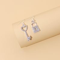 Fashion Diamond-studded Key Lock Pendant Earrings Simple Bright Rhinestone Asymmetric Ear Hooks Wholesale Nihaojewelry main image 3