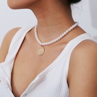 Creative Fashion Simple New Pearl Necklace Retro Ethnic Style Alloy Pendant Necklace Wholesale Nihaojewelry main image 3