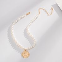 Creative Fashion Simple New Pearl Necklace Retro Ethnic Style Alloy Pendant Necklace Wholesale Nihaojewelry main image 4