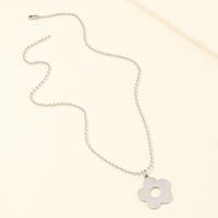 Jewelry Small Flower Necklace Soil Cool Hip-hop Flower Pendant Bead Chain Clavicle Chain Wholesale Nihaojewelry main image 5
