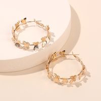 Golden Butterfly Flying Round Ring Metal Earrings Spread Geometric Circle Earrings Wholesale Nihaojewelry main image 3