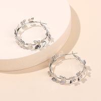 Golden Butterfly Flying Round Ring Metal Earrings Spread Geometric Circle Earrings Wholesale Nihaojewelry main image 4