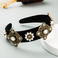 Fashion Baroque Style Black Gold Velvet Rhinestone Headband Retro Wide-brimmed Pearl Headband main image 3