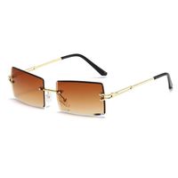 Fashion New Metal Frame Sunglasses For Women Large Frame Sunglasses Diamond Cut Gradient Color Sunglasses Nihaojewelry sku image 1
