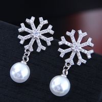 Exquisite Korean Fashion Sweet Micro-inlaid Zircon Snowflake Pearl Earrings Copper Earrings Wholesale Nihaojewelry sku image 1