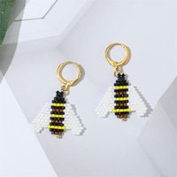 Fashion Hand-woven Rice Beads Bee Trend Insect Earrings main image 1