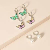 Japanische Neue Bunte Schmetterlings Perle 3-teiliges Set Ohrringe Mode Einfache Retro Ins Persönlichkeit Kreative Kombination Ohrringe main image 3