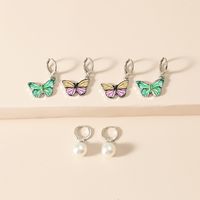 Japanische Neue Bunte Schmetterlings Perle 3-teiliges Set Ohrringe Mode Einfache Retro Ins Persönlichkeit Kreative Kombination Ohrringe main image 4