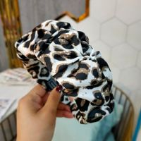 Korea's New Flower Bud Models Pleated Leopard Headband High-end Wide-edge Pressure Card Retro Wholesale Nihaojewelry sku image 6