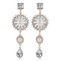 Mode Métal Flash Diamant Soleil Fleur Goutte Exagérée Boucles D&#39;oreilles En Gros Nihaojewelry sku image 3