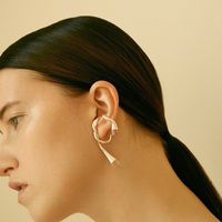 Europäische Und Amerikanische Perlen Ohrringe Frauen Unregelmäßige 925 Silberne Nadel Mode Ohrringe Temperament Ohrringe Ohrringe In Den Gleichen Stil Großhandel main image 6