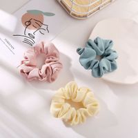 Retro French Solid Color Large Hair Scrunchies Korean Ponytail Girl Head Rope Wholesale Nihaojewelry sku image 1