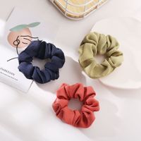 Retro French Solid Color Large Hair Scrunchies Korean Ponytail Girl Head Rope Wholesale Nihaojewelry sku image 2