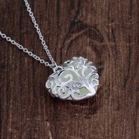 Creative Christmas Warm Gift Luminous Hollow Diamond-set Love Necklace Ladies Clavicle Chain Wholesale Nihaojewelry main image 5