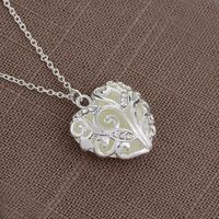 Creative Christmas Warm Gift Luminous Hollow Diamond-set Love Necklace Ladies Clavicle Chain Wholesale Nihaojewelry main image 4