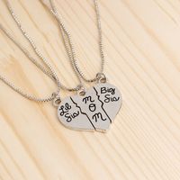 Simple Fashion Mother's Day Gift Big Sister Mom Three Petal Love Stitching Pendant Necklace Wholesale Nihaojewelry main image 4