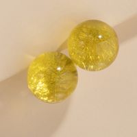 Korea's Exquisite Niche Retro Resin Small Sweet And Versatile Golden Round Earrings main image 5