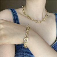 Fashion Thick Chain Pig Nose Shape Brass Gold Plated Short Alloy Clavicle Chain Bracelet main image 4