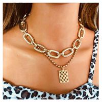 Europäische Und Amerikanische Kreative Mode Persönlichkeit Halskette Damen Einfache Metall Quadratische Anhänger Schlüsselbein Kette Halskette 14150 main image 2